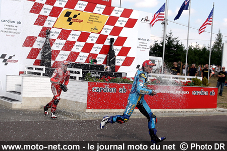1er Casey Stoner et 2ème John Hopkins - Grand Prix MotoGP de République Tchèque 2007 : le tour par tour sur Moto-Net.Com
