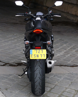 Face à face Honda CB 1000 R - Yamaha FZ1 : duel chez les 1000 !
