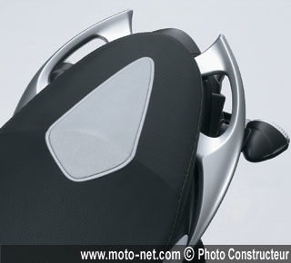 Bataille des sens : le dernier bicylindre Suzuki affronte la récente XJ6 ! 