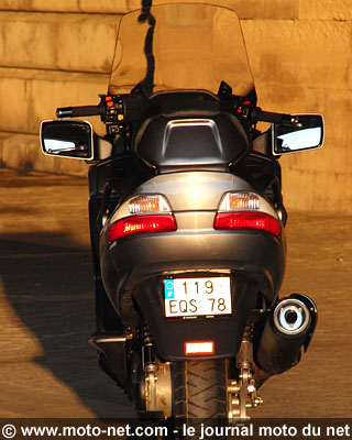 Essai comparatif maxiscooters Honda Silverwing 600 et Suzuki Burgman 650