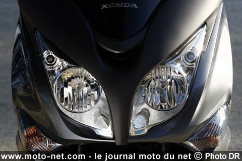 Test Honda SW-T400 : Honda à l'aspi du Tmax ?