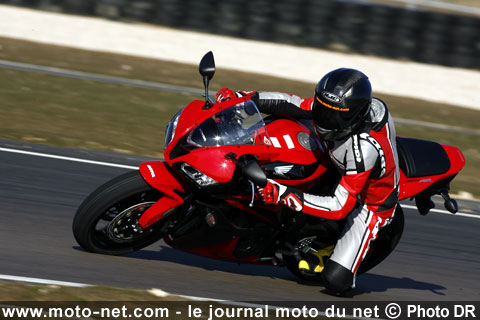 Essai Honda C-ABS : les Honda CBR font les freins à la concurrence !