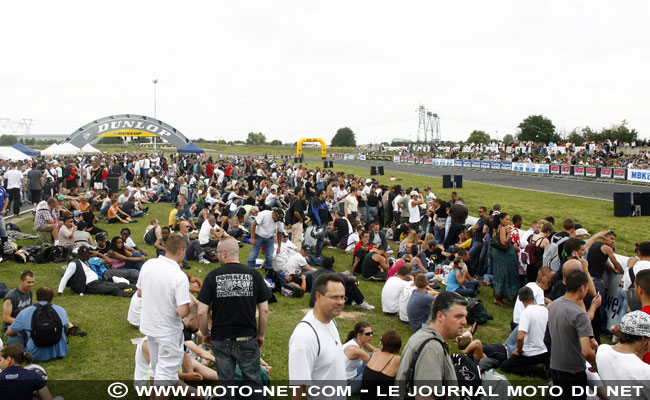 Stunters amateurs et professionnels mettent le feu à Carole !