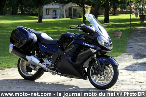 Essai Kawasaki 1400GTR - La nouvelle GTR : plus confortable et sécurisante