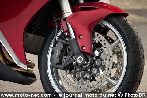 Essai Honda VFR 1200... avec un F comme efficace !