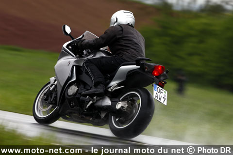 VFR 1200 DCT : l'accès automatique au mythe ?