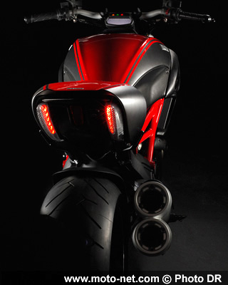 Nouvelle Ducati Diavel 2011 : premières photos et infos officielles