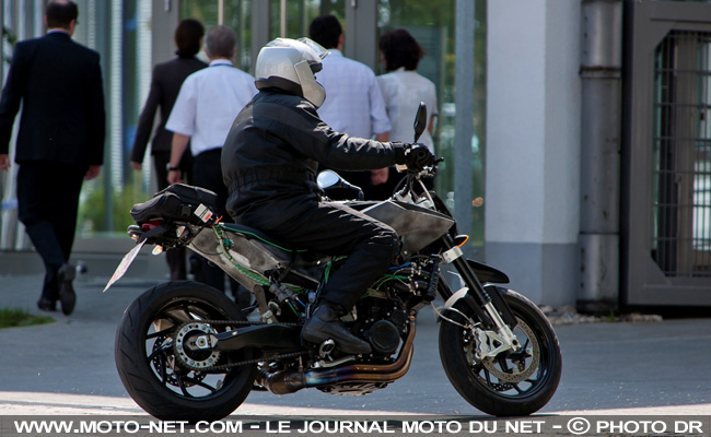 Premières photos du roadster Husqvarna 900