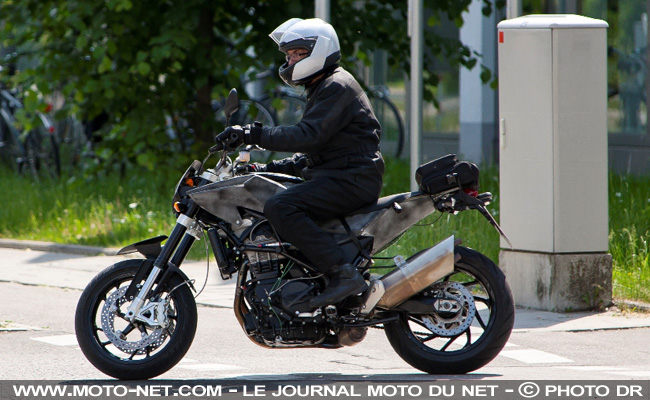 Premières photos du roadster Husqvarna 900