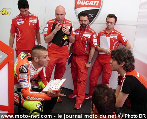 Une Ducati GP11.1 pour Rossi avec le cadre de la GP12