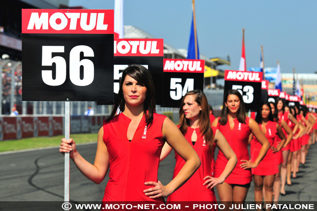 24H Moto du Mans 2011 : umbrella girls et départ !
