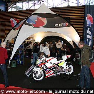 Elf prépare sa nouvelle gamme d'huiles moto et scooter