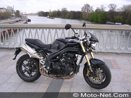 Essai Moto Net nouvelle Triumph Speed Triple 1050 : une main de fer dans un gant de velours