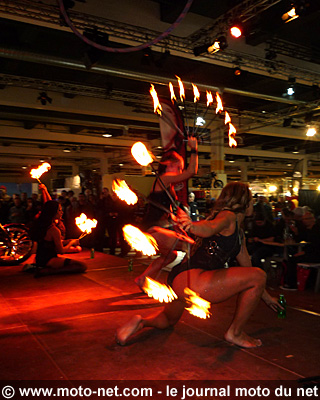 Swiss Moto 2013 : les Fuel Girls mettent le feu à Zurich