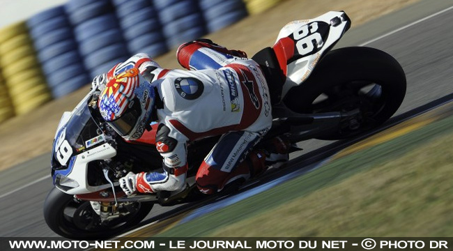 la BMW n°99 en profite pour prendre les commandes de la course