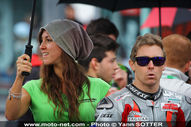 Galerie photos WSBK Magny-Cours 2013 : umbrella girls