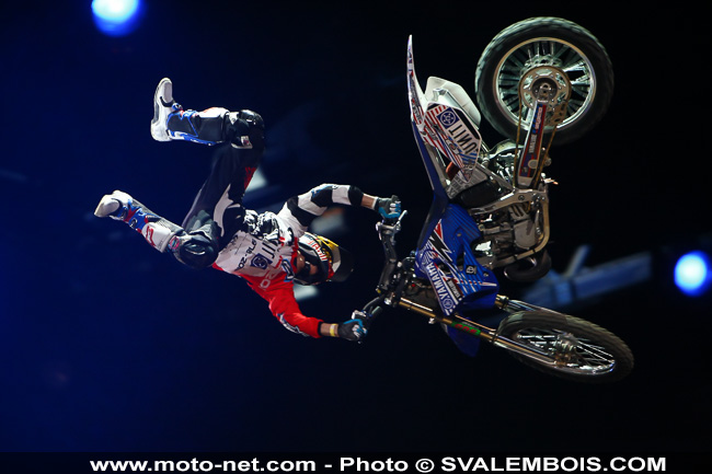 Galerie : les plus belles photos du Supercross de Bercy 2013