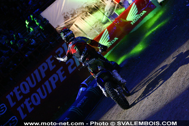 Galerie : les plus belles photos du Supercross de Bercy 2013