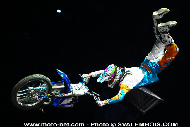 Galerie : les plus belles photos du Supercross de Bercy 2013