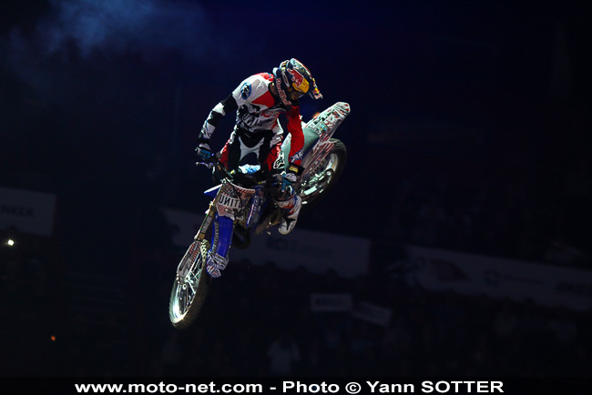 Galerie : les plus belles photos du Supercross de Bercy 2013