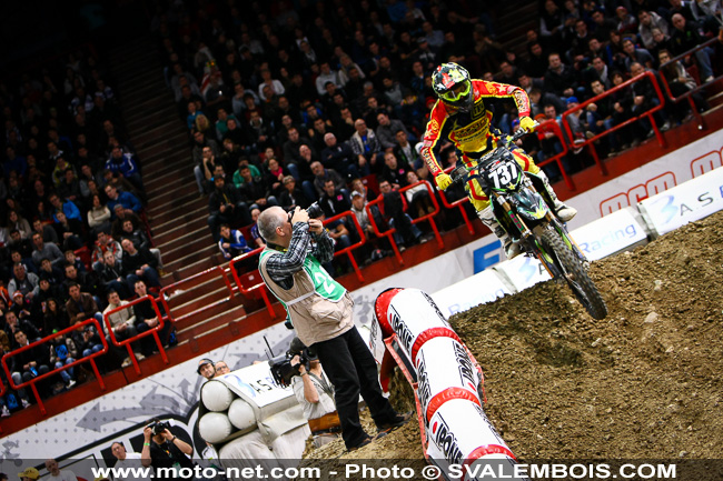 Galerie : les plus belles photos du Supercross de Bercy 2013
