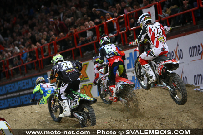 Galerie : les plus belles photos du Supercross de Bercy 2013
