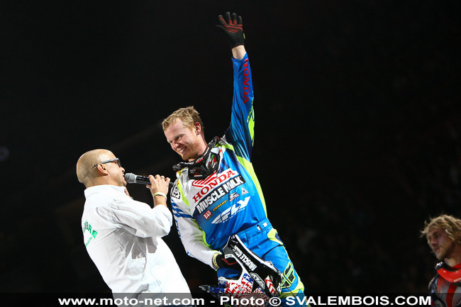 Galerie : les plus belles photos du Supercross de Bercy 2013