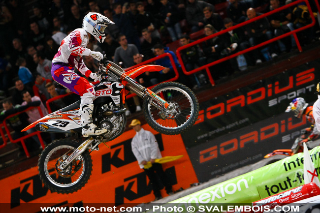 Galerie : les plus belles photos du Supercross de Bercy 2013