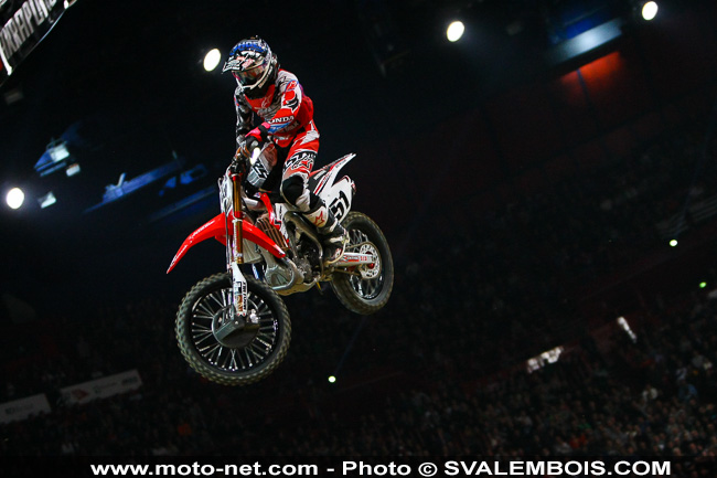 Galerie : les plus belles photos du Supercross de Bercy 2013