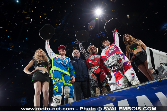 Galerie : les plus belles photos du Supercross de Bercy 2013