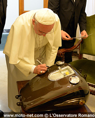 241 500 euros pour la Harley du pape !