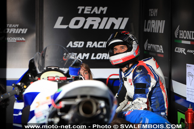 WSBK France - Galerie photo : stands et umbrella girls à Magny-Cours