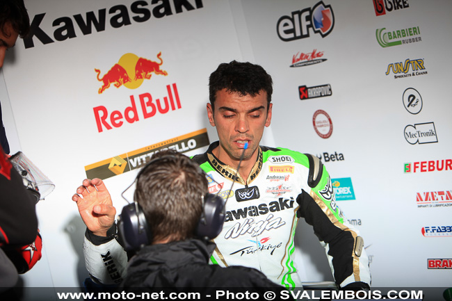 WSBK France - Galerie photo : stands et umbrella girls à Magny-Cours