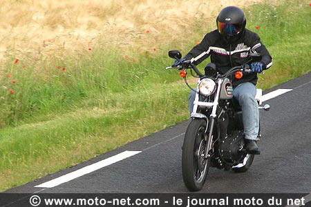 Harley-Davidson XL 883R Sportster : Différente et fière de l'être !