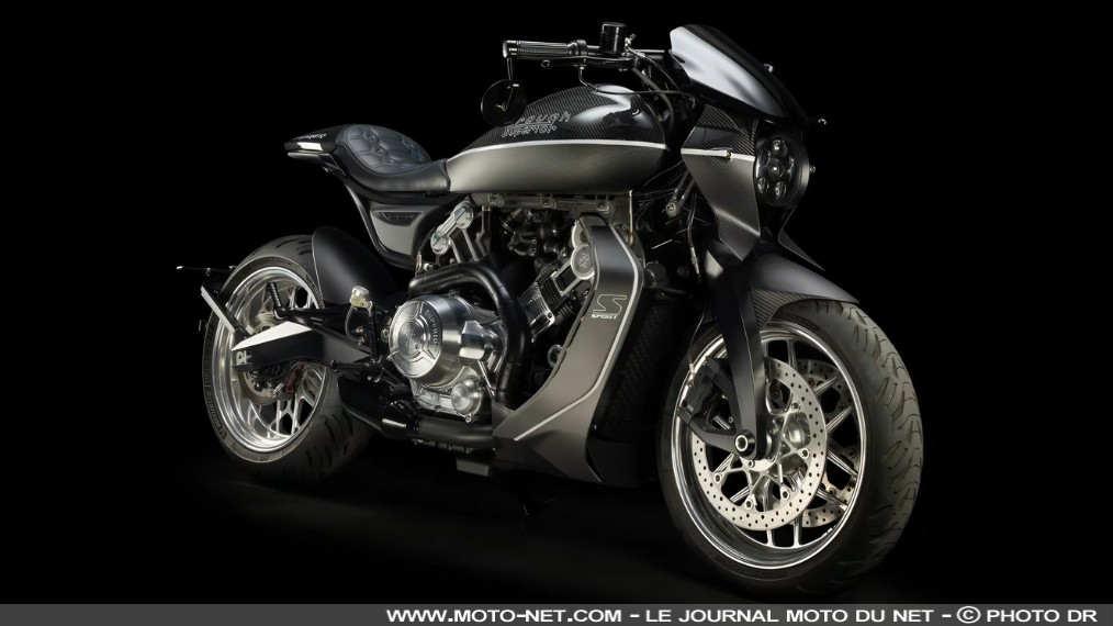 Brough Superior affûte sa Dagger S 2026

L'artisan Brough Superior apporte une touche de sportivité supplémentaire à son luxueux roadster Dagger. Position et carénages plus acérés sont revendiqués par cette nouvelle déclinaison Dagger S. 
