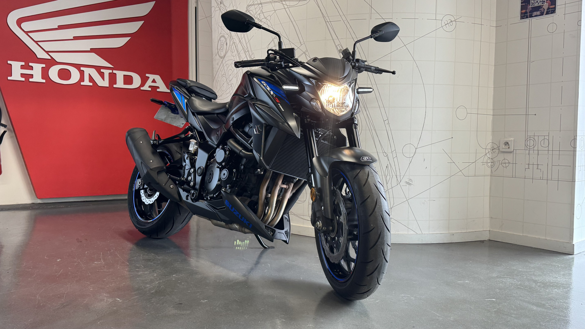SUZUKI 750 GSX-S 750