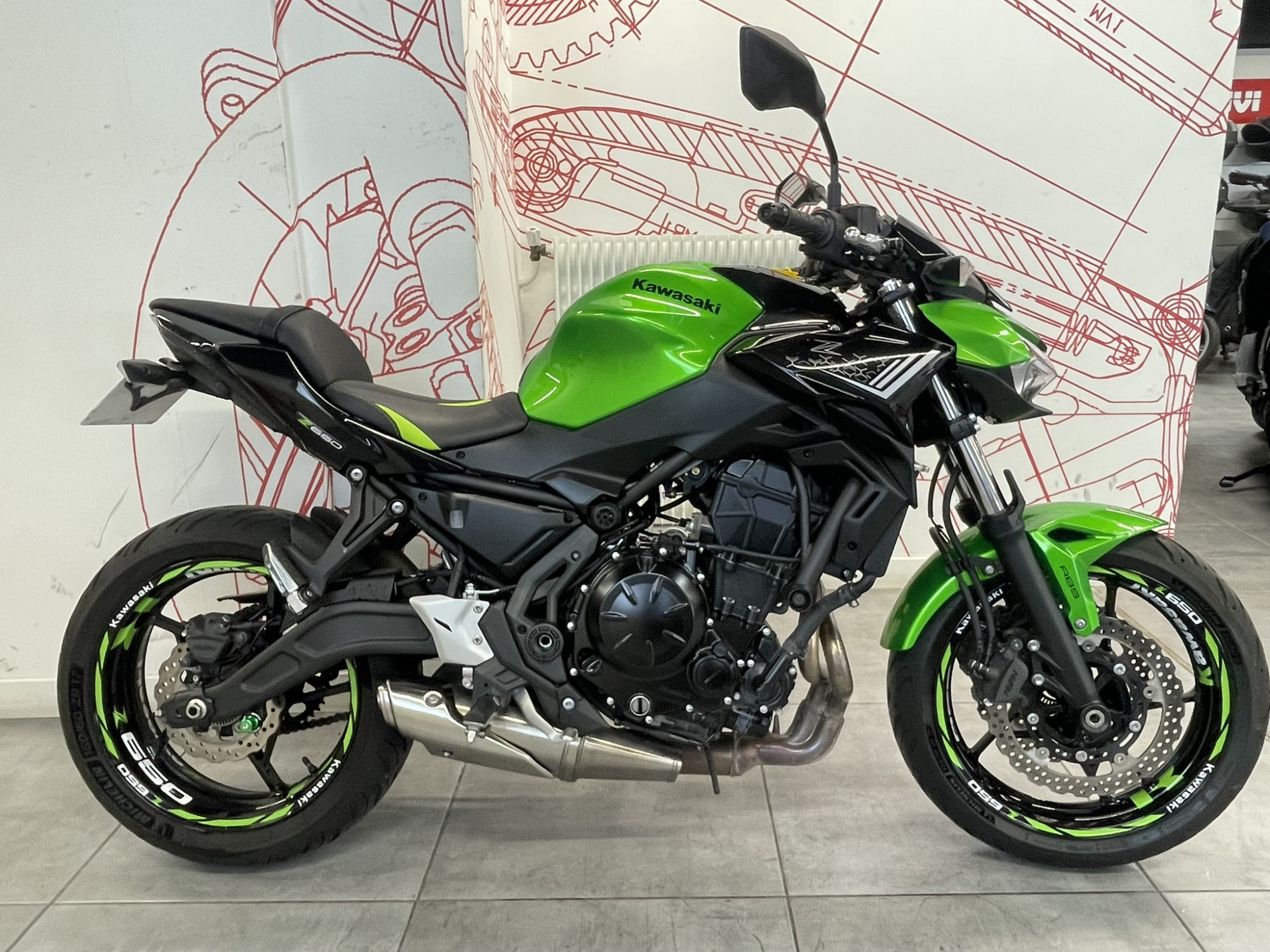 KAWASAKI 702 Z 650