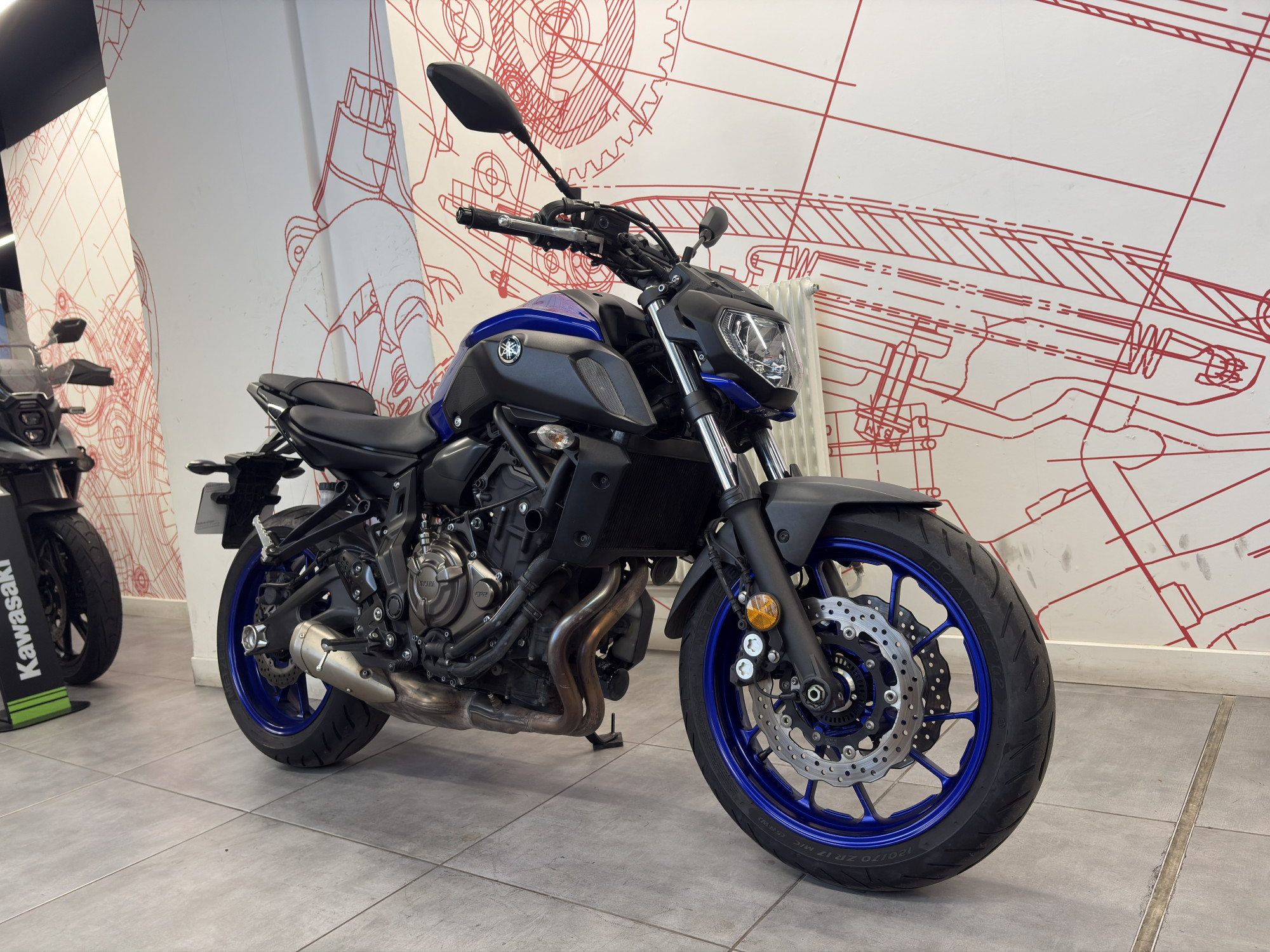 YAMAHA 695 MT-07 (47.5CV)