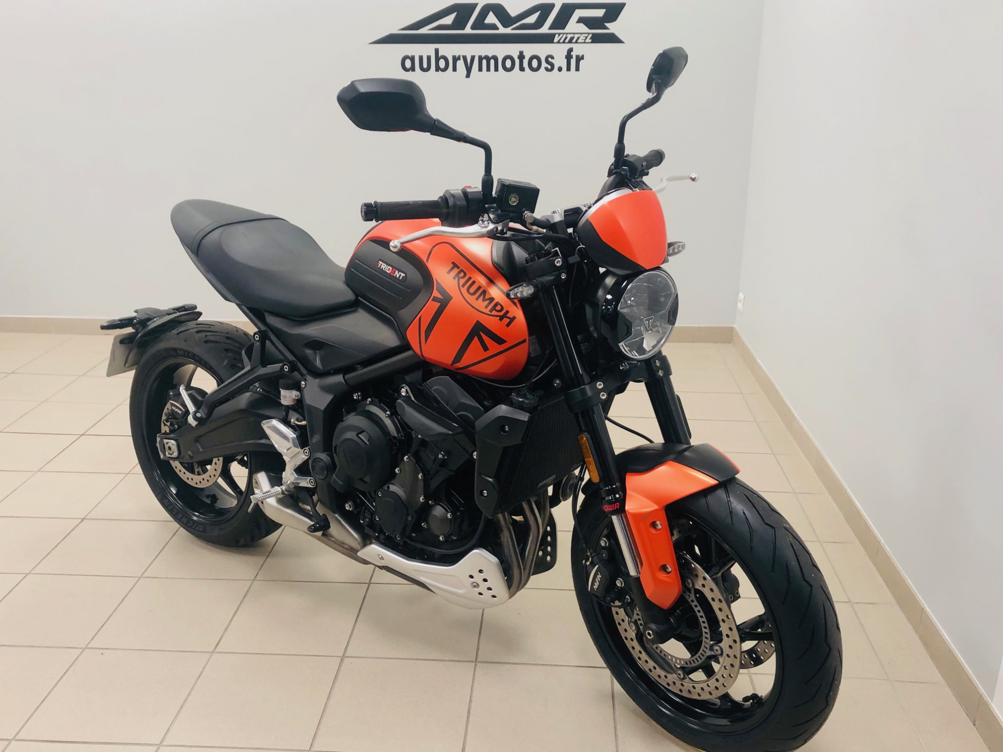 TRIUMPH 660 TRIDENT 660