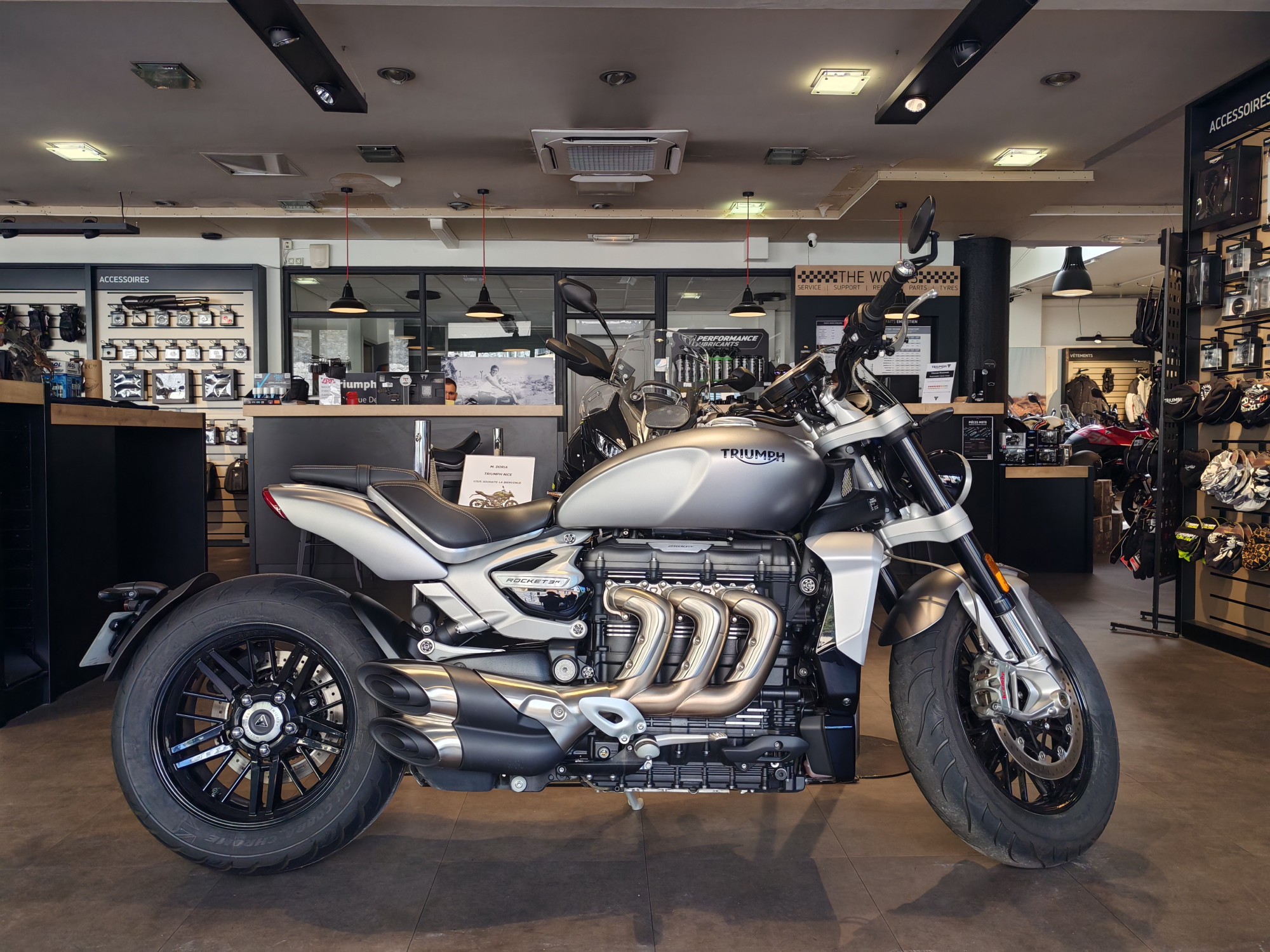 TRIUMPH 2500 ROCKET 3 R