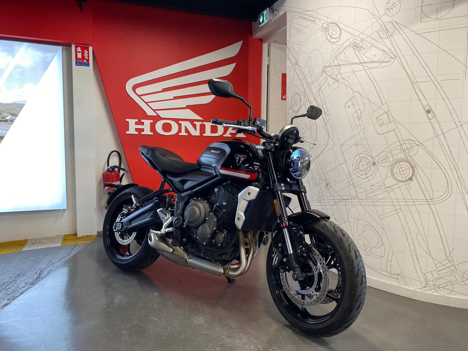 TRIUMPH 660 TRIDENT 660