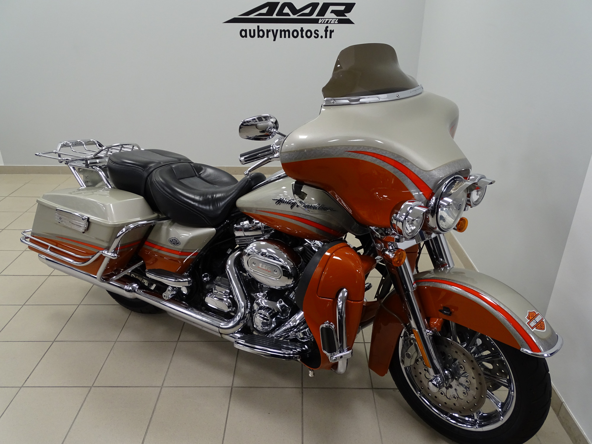 HARLEY-DAVIDSON 1800 TOURING ELECTRA GLIDE 1800 ULTRA CLASSIC CVO 105th ANNIVERSAIRE