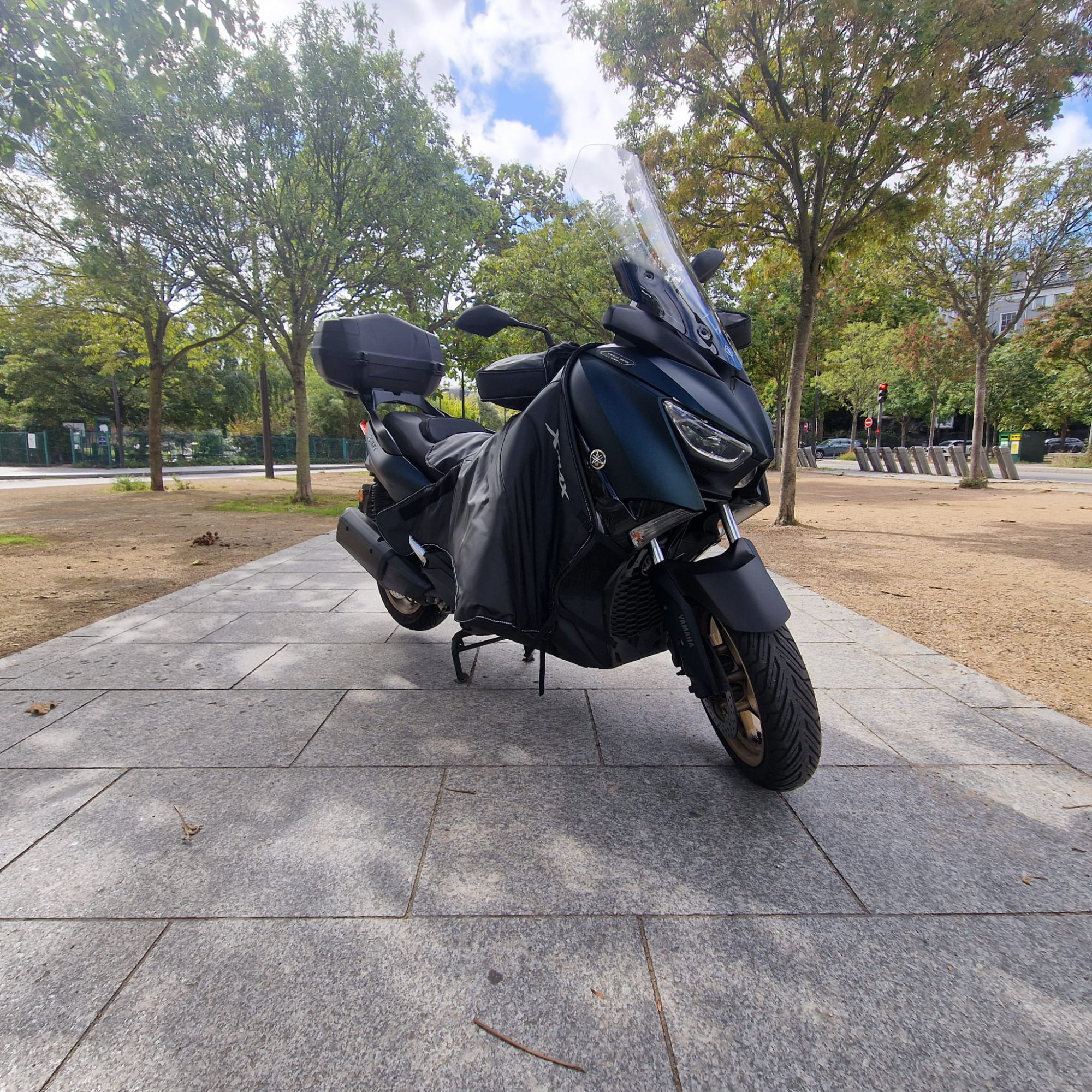 YAMAHA 300 XMAX 300 Tech Max