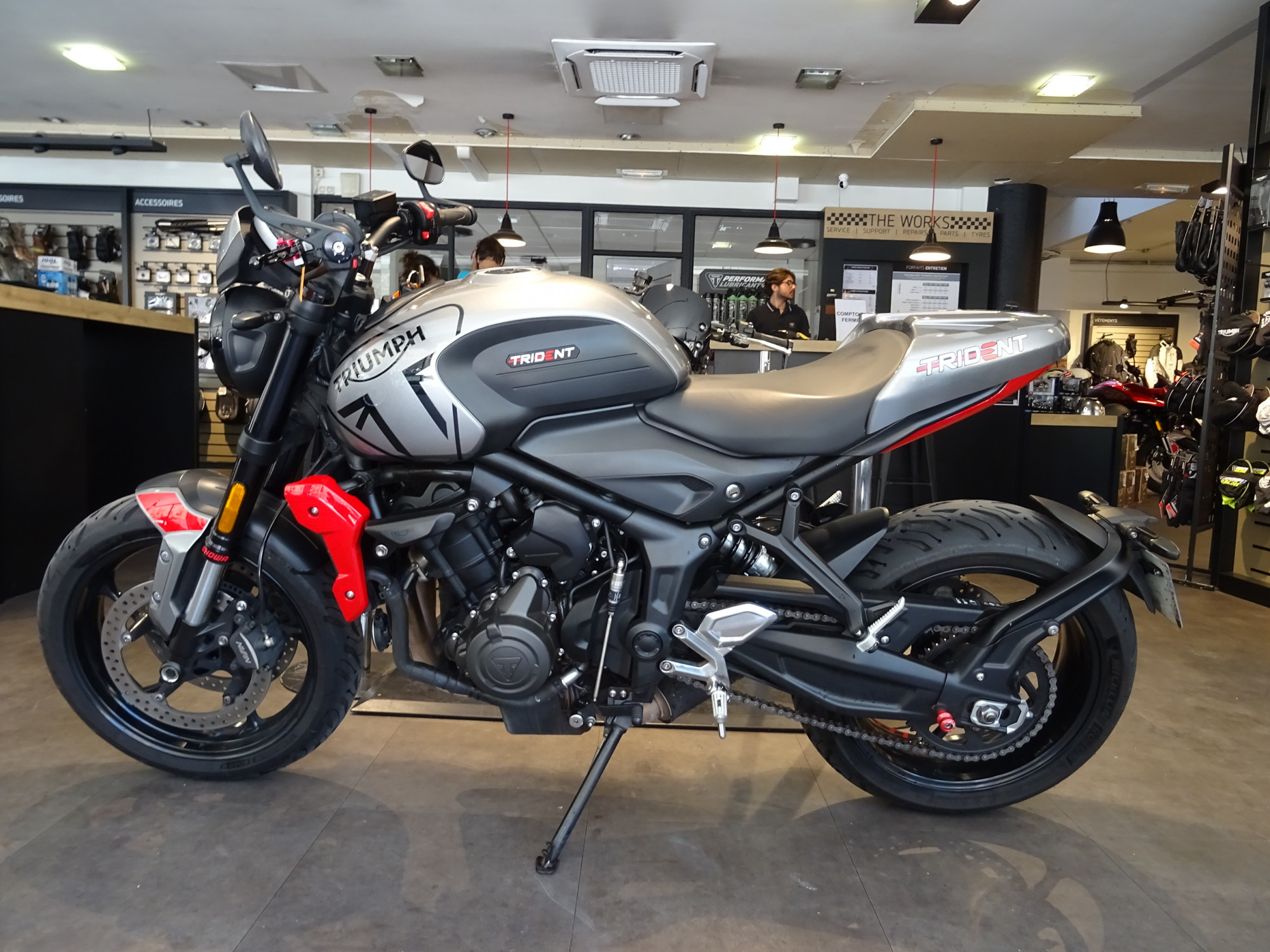 TRIUMPH 660 TRIDENT 660