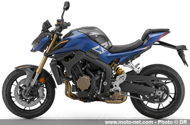 QJMotor peint son roadster SRK 800 en noir et l'affiche à 6800 euros 